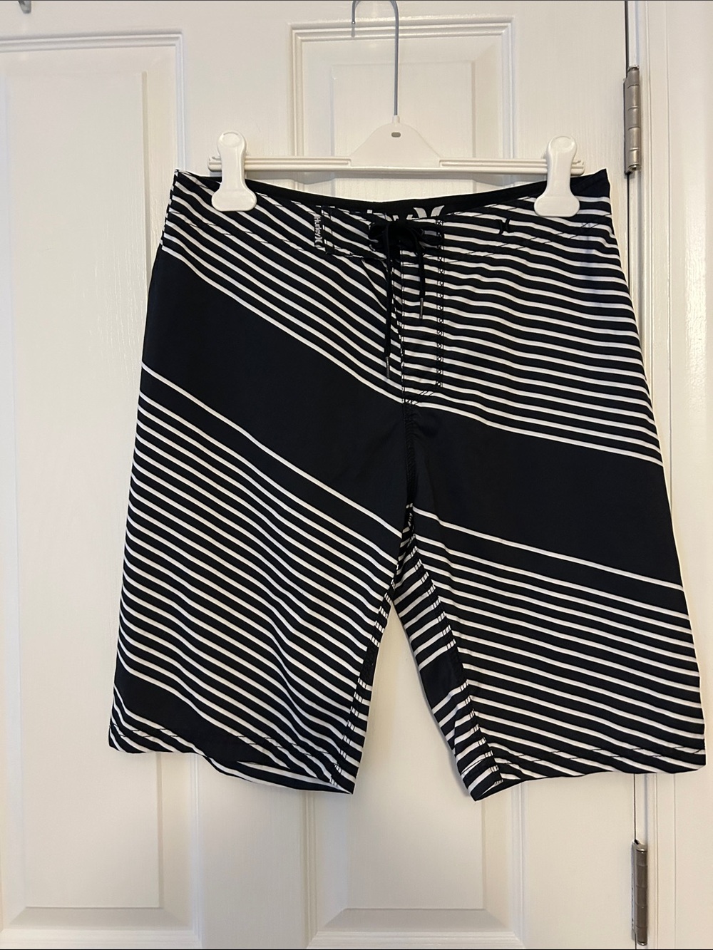 Hurley Black and White Diagonal Stripe Board Shorts Size 32